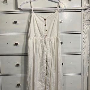 White summer dress. New without tags.